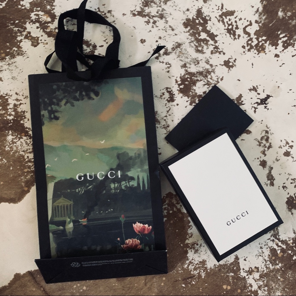 Gucci paper bag and box for wallet